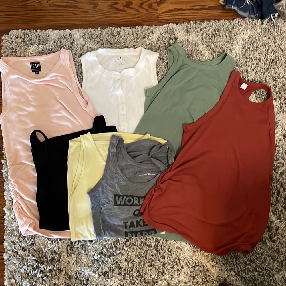 Bundle Lot of 9 XS Maternity Tank Tops Gap Old Navy and more